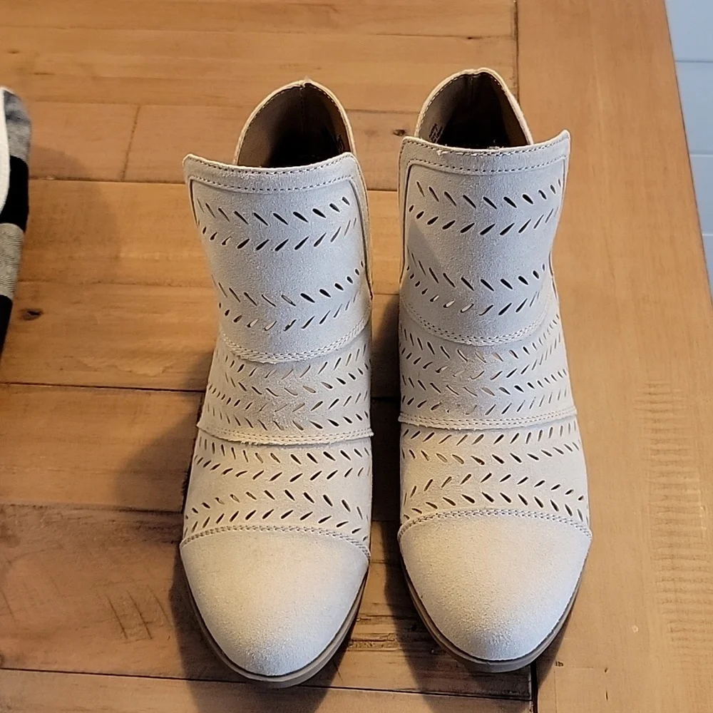 Booties - Picture 2 of 6